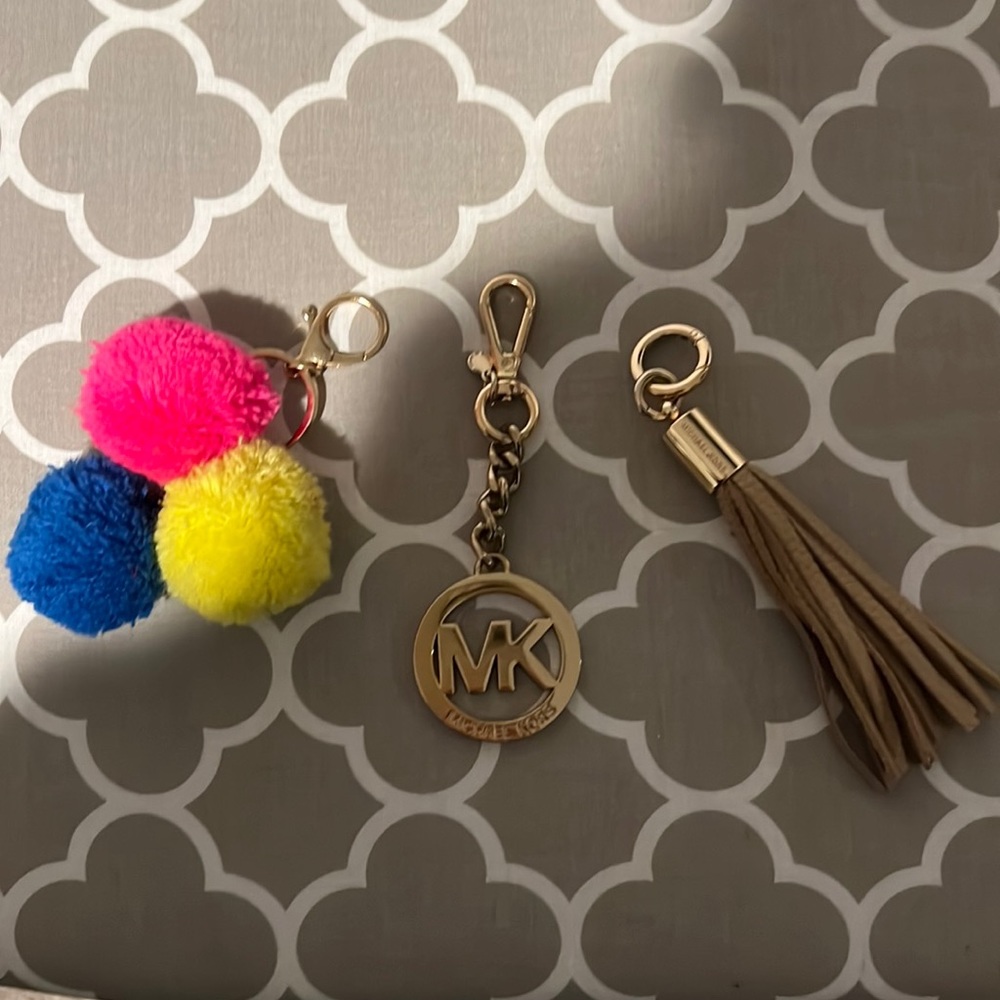 Michael Kors keychain bundle plus poof keychain - Picture 2 of 10